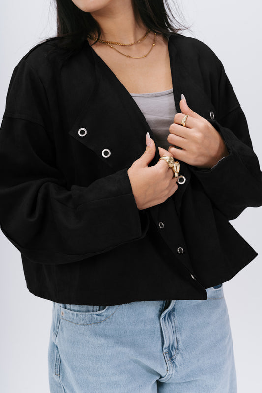 the bold suede cropped jacket in black